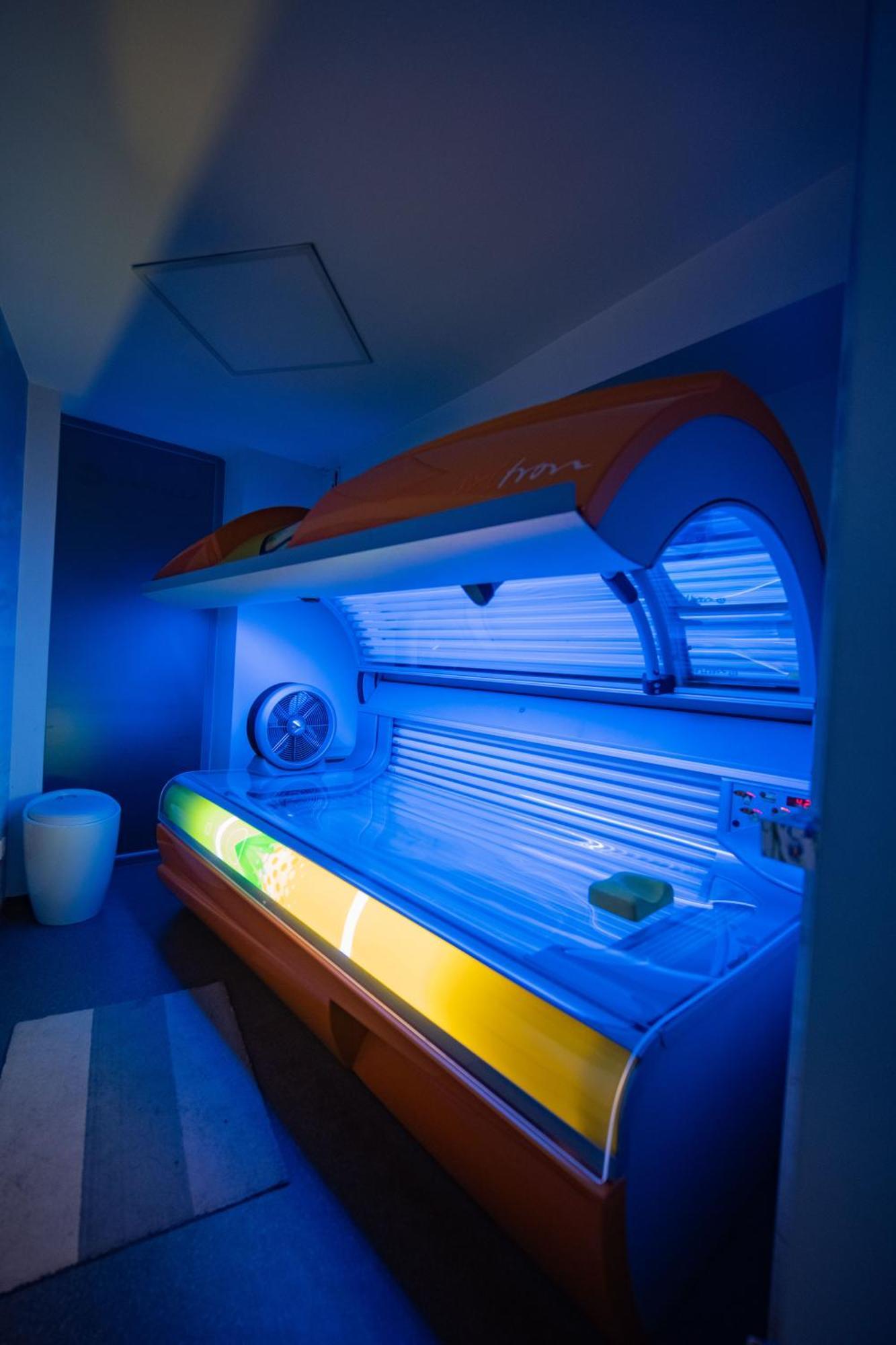 Eleven Business & Sport Hotel Jaszarokszallas 外观 照片